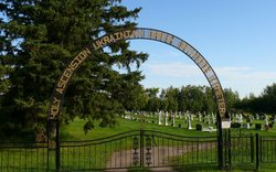 Cemetery entrance.jpg