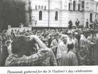 Metropolitan Theodosius in Kyiv, 1997.png