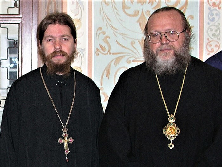 Archimandrite Tikhon (Shevkunov) and Metropolitan Hilarion (Kapra) 2.png