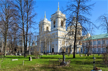 Holy Trinity Sobor-Cathedral Saint Alexander Nevsky Lavra 2.png