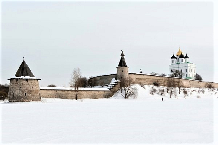 Pskov Caves Monastery 2.png