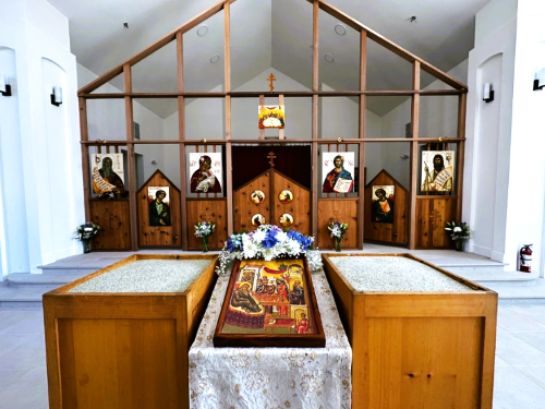 SaintHermanAdjustedIconostas 2.png