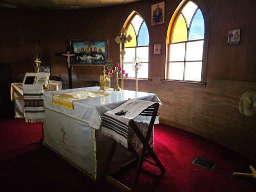 File:SaintElijahTemple3HolyTable 1.jpg