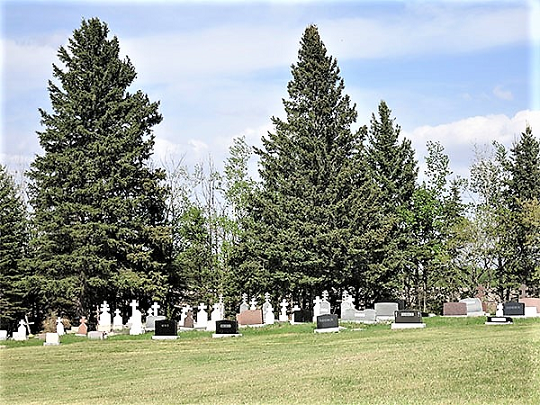 Saint Nicholas Cemetery Sandy Lake MB 2.png