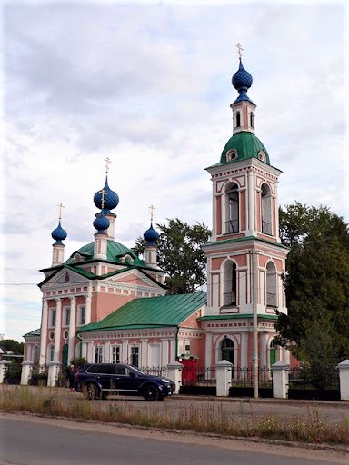 Saint Dmitry in the Field Uglich 1.jpg