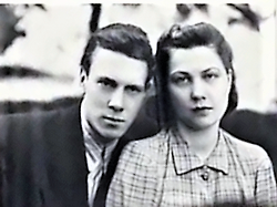 Alexander and Tatiana Kaminsky 1943 S 1.png