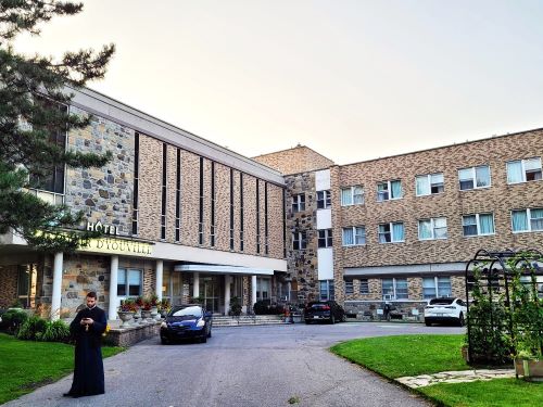 2023AssemblyYouvilleManoir 2.jpg