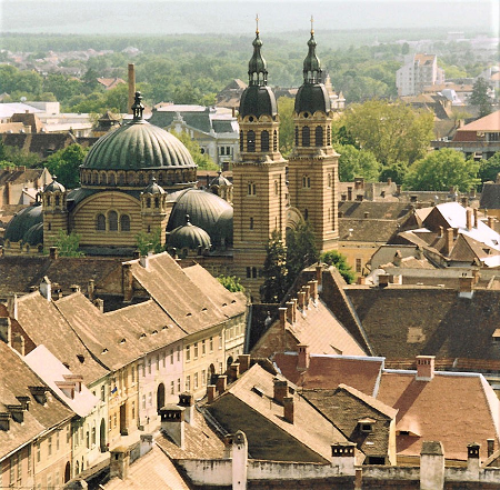 Holy Trinity Metropolitan Cathedral Sibiu 2.png