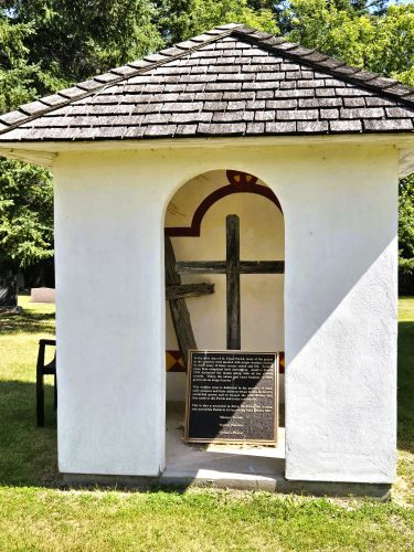 File:StEliasMemorialForGraveyard 2.jpg
