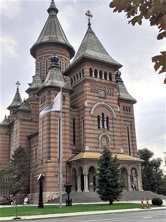 Timișoara Orthodox Cathedral Three Hierarchs 2.png