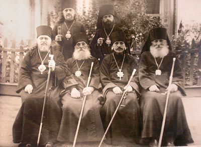 Иерархи Украинской автономной православной церкви (1942).jpg