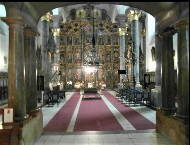 Dormition Cathedral Budapest iterior 1.png