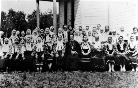Saint Mary's Women's Auxiliary with Priest Vasile Melniciuc 2.png