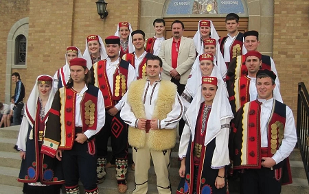 Avala folkore group 1.png