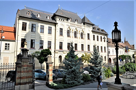 Sibiu Faculty of Theology Andrei Saguna 2.png