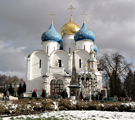 Holy Dormition Catholicon Holy Trinity-St Sergius Lavra 2.png