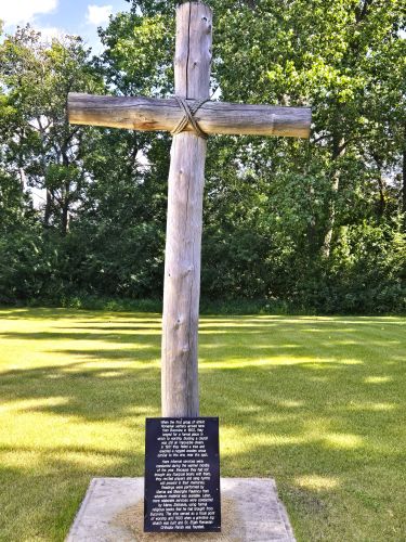 File:StElliaseMemorialCross 2.jpg