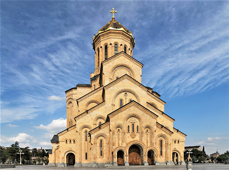 Holy Trinity Cathedral Tbilisi 2.png