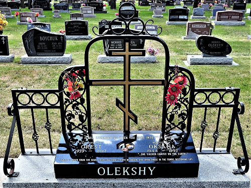 Oleshy Grave Marker A1.png