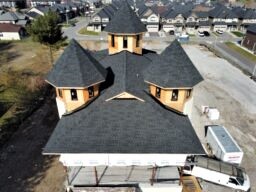 Temple is roofed, 2022 1.jpg