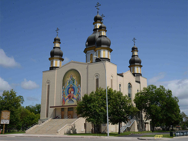 Holytrinitycathedral1.jpg