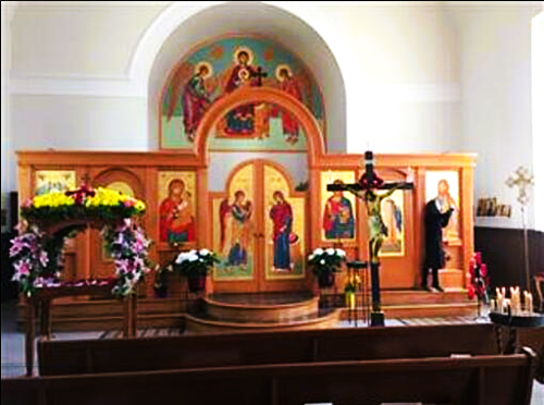 HolyTransfigurationChurchLondonONIconostas 2.png