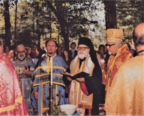 Bishop Dionisije Milivojevic et al 2.png