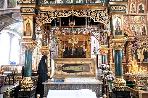 Reliquary of Saint Seraphim 2.png